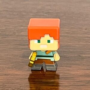 Minecraft Mini Figure Alex with Gold Pickaxe Netherack Chest Series 3